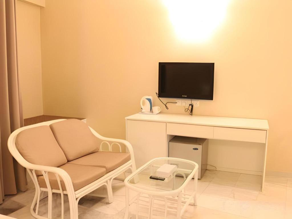 Stallions Suites Penang Jelutong Eksteriør bilde
