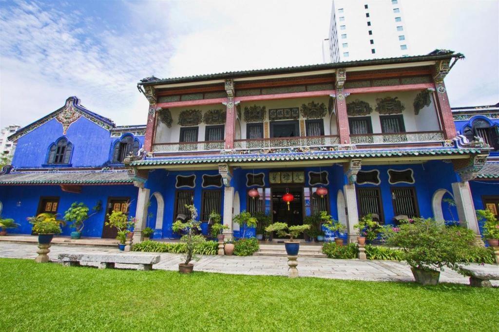 Stallions Suites Penang Jelutong Eksteriør bilde