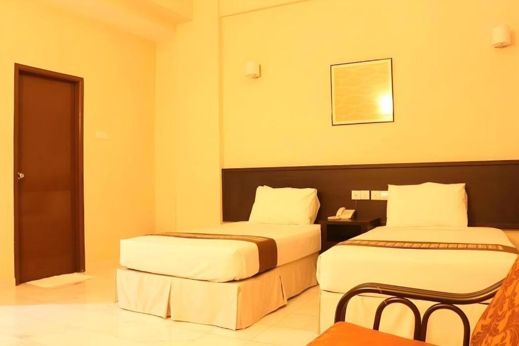 Stallions Suites Penang Jelutong Eksteriør bilde