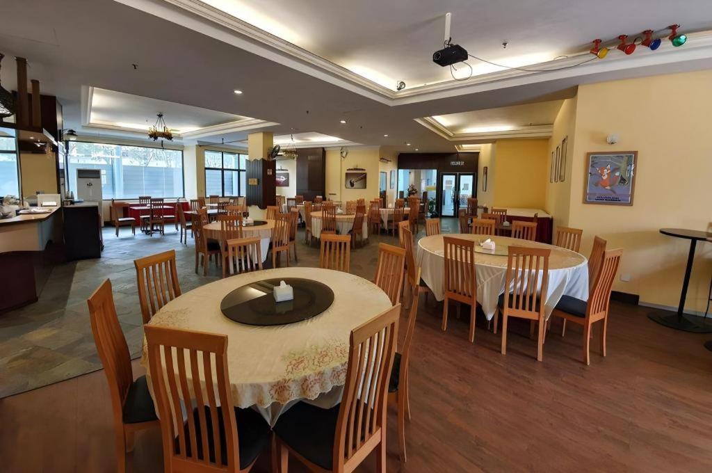 Stallions Suites Penang Jelutong Eksteriør bilde