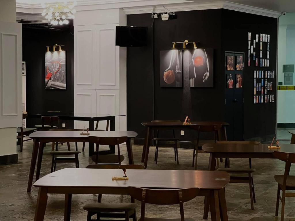 Stallions Suites Penang Jelutong Eksteriør bilde