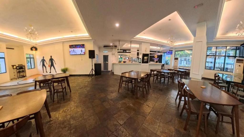 Stallions Suites Penang Jelutong Eksteriør bilde