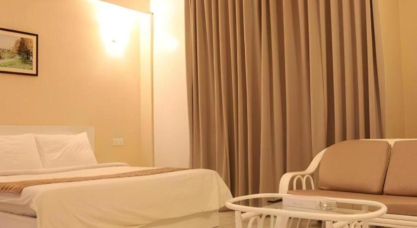 Stallions Suites Penang Jelutong Eksteriør bilde