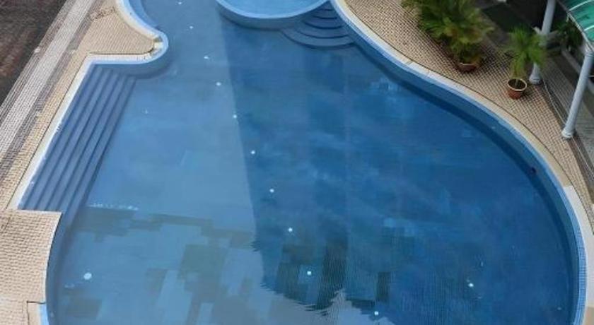 Stallions Suites Penang Jelutong Eksteriør bilde