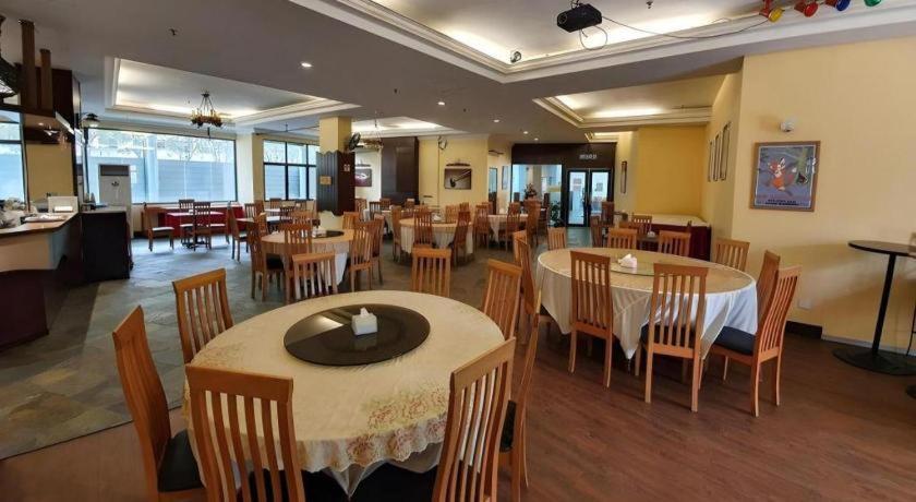 Stallions Suites Penang Jelutong Eksteriør bilde