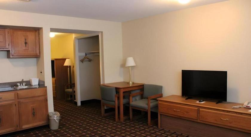 Stallions Suites Penang Jelutong Eksteriør bilde